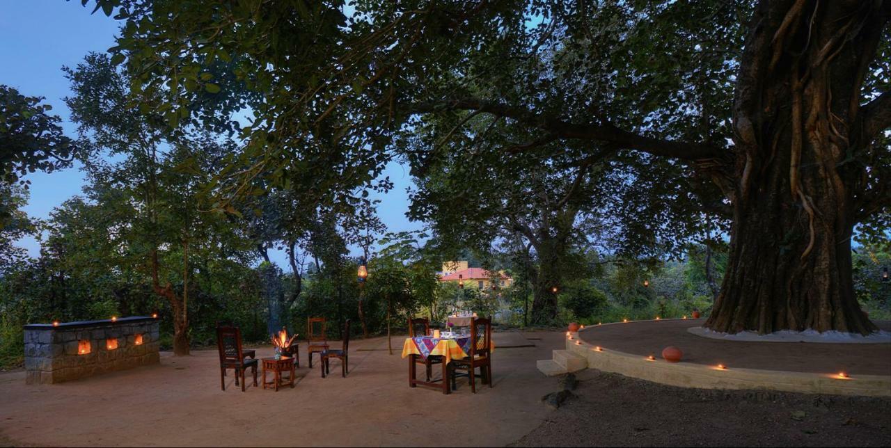 Courtyard House Hotel Kanha Exterior photo